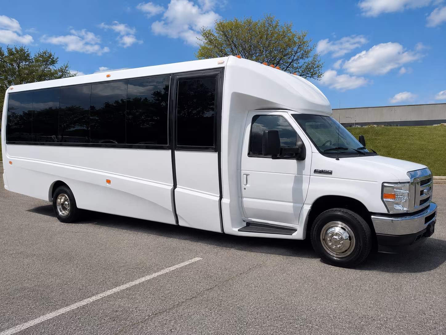 corporate airport transfer buses to san angelo regional airport sjt