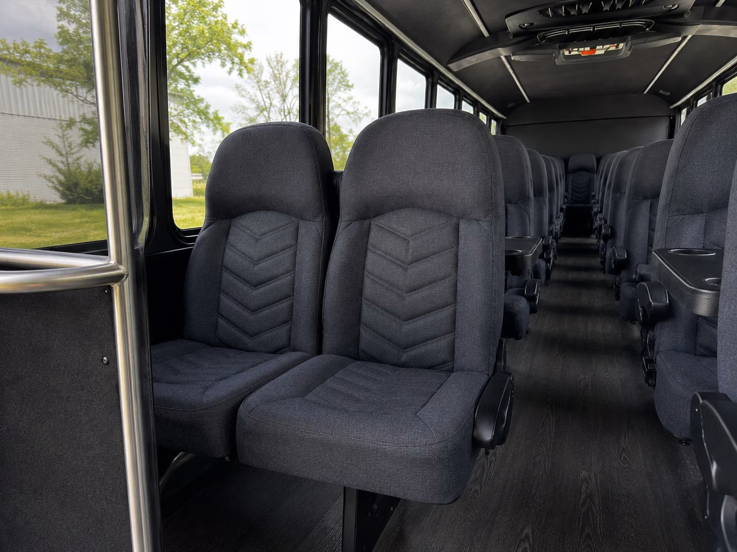 minibus and sprinter van rentals for small group wine tours near san angelo
